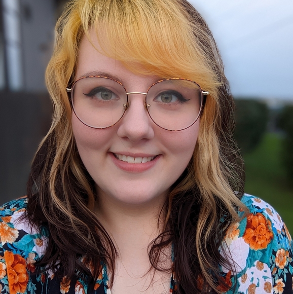 Meet your Posh Ambassador, Alexis - Picture 11 of 11